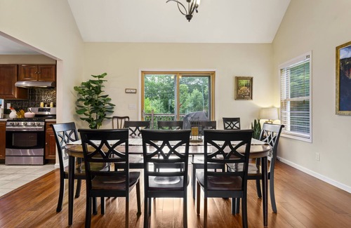 Haines Falls Maison | Perfect Location! Spacious Home with lots of games