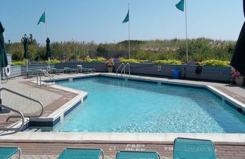 Beach Haven Copropriété | Perfect location! Steps to the sea, sand and pool-Oceanfront condo!