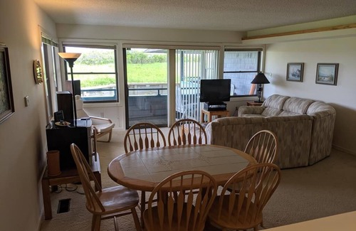 Beach Haven Copropriété | Perfect location! Steps to the sea, sand and pool-Oceanfront condo!