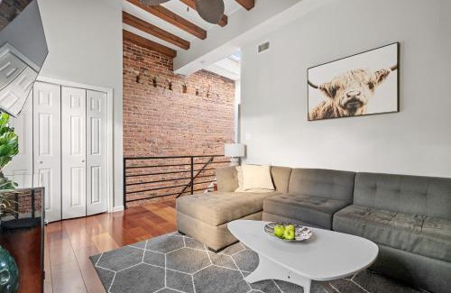 Navy Yard Appartement | Perfect Location! Stylish Condo Steps Away from Nationals Stadium and Navy Yard in DC's Southwest Gem