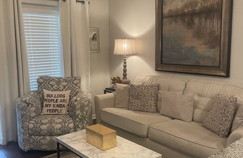 Starkville Copropriété | PERFECT LOCATION!