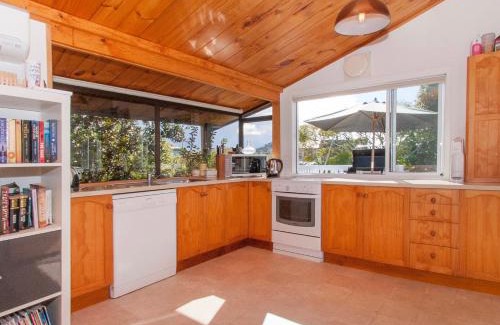 Pauanui Maison | Perfect on Pleasant - Pauanui Holiday Home