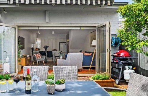 Albert Park Appartement | Perfect Page St. A+ Home. 3Bed, 2.5Bath. Sleeps 6