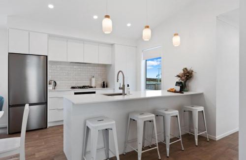 Papamoa Beach Maison | Perfect Papamoa Beach Bach