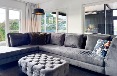 Te Atatu Peninsula Appartement | Perfect Peninsular Location - 3 BR Family Home
