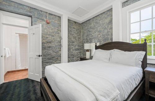 Santa Rosa Appartement | Perfect Santa Rosa Escape at Historic Stonehouse!