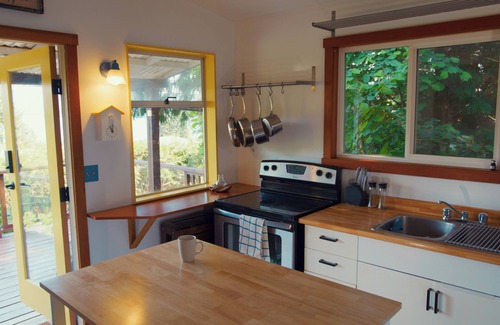 Langdale Maison | Perfect summer house on the coast. Walking distance from ferry and the beach.