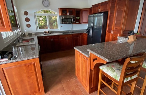 Ballena Maison | Perfect viewing of migrating Pacific whales, from the hills above Ojochal