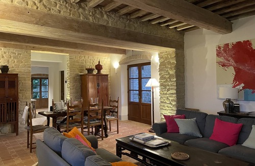 Carpini Villa | Ferme familiale parfaite pour 12 personnes avec une superbe piscine à débordement et un grand jardin