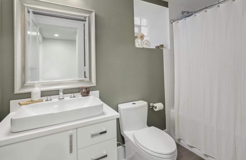 North Center Appartement | Perfect weekend getaway 2BR 2BA Apartment near Wrigley Field