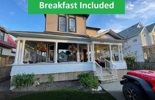 Niagara Falls Maison | Perfection near the River - 4 Bedroom Villa Complimentary Breakfast Delivered Daily to the Rental