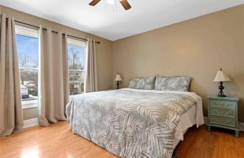 Niagara Falls Maison | Perfection near the River - 4 Bedroom Villa Complimentary Breakfast Delivered Daily to the Rental
