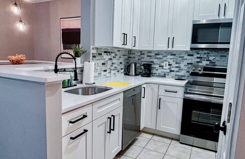 Mount Pleasant Copropriété | Perfectly located 2 bedroom condo at Seaside Farms