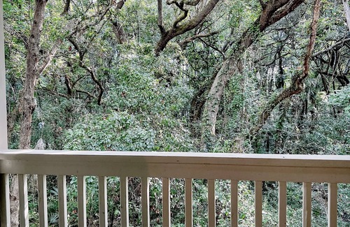 Mount Pleasant Copropriété | Perfectly located 2 bedroom condo at Seaside Farms
