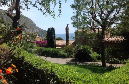 Eze Villa | PARFAITEMENT SITUÉ - Vue imprenable et très proche de la plage