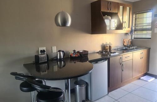 Secunda Lit Et Petit-Déjeuner | Perfek Stay Guesthouse