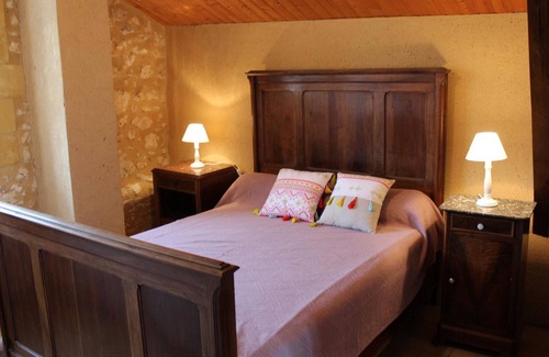 Naussannes Cottage | Gîte périgourdin avec piscine partagée, cheminée et animaux admis près de Bergerac
