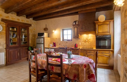 Daglan Cottage | Maison périgourdine avec piscine, cheminée, Wifi, parking, animaux admis
