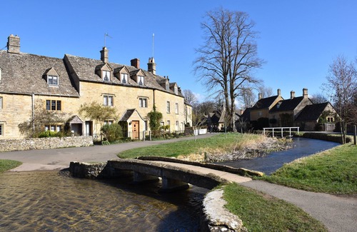 Lower Slaughter Cottage | Chalet d'époque situé dans un cadre idyllique au bord d'une rivière, dans le premier village des Cotswolds