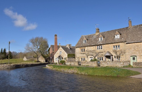 Lower Slaughter Cottage | Chalet d'époque situé dans un cadre idyllique au bord d'une rivière, dans le premier village des Cotswolds