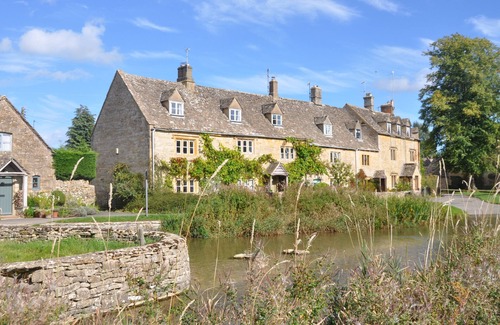 Lower Slaughter Cottage | Chalet d'époque situé dans un cadre idyllique au bord d'une rivière, dans le premier village des Cotswolds