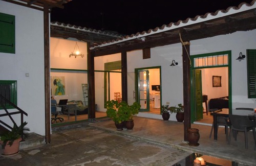 Politiko Villa | Peris Hill Villa