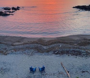 Ogunquit Maison | Perkins Cove Oceanfront Cottage