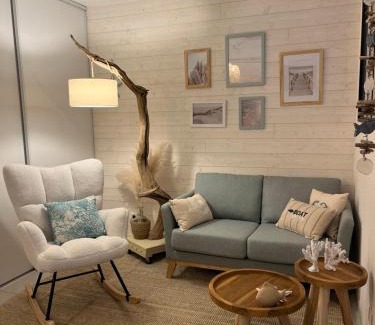 Concarneau Appartement | Perle des Sables Blancs, appartement entier à 100m de la plage avec parking privé