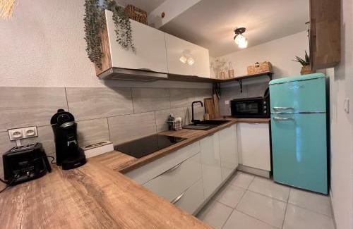 Concarneau Appartement | Perle des Sables Blancs, appartement entier à 100m de la plage avec parking privé