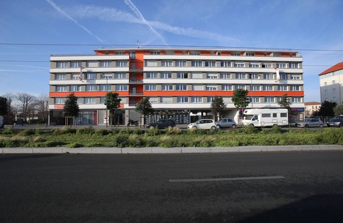 Chevilly-Larue Appartement | Perle Parisienne au Pied du Tram av/ Wifi+Parking!