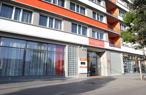 Chevilly-Larue Appartement | Perle Parisienne au Pied du Tram av/ Wifi+Parking!