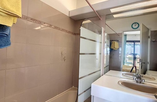 Mandelieu-la-Napoule Beach Appartement | Perle rare 2 pièces au pied de la plage et piscine résidence