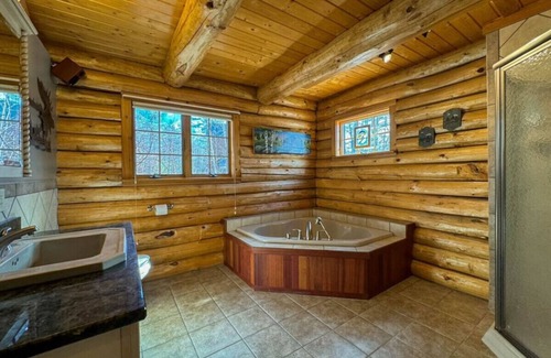 Denmark Maison | Perley Mills | Private Pond | Hot Tub | Theater