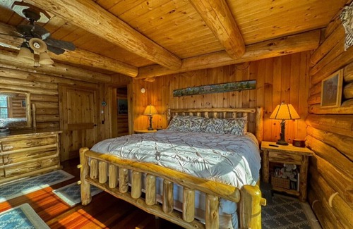 Denmark Maison | Perley Mills | Private Pond | Hot Tub | Theater