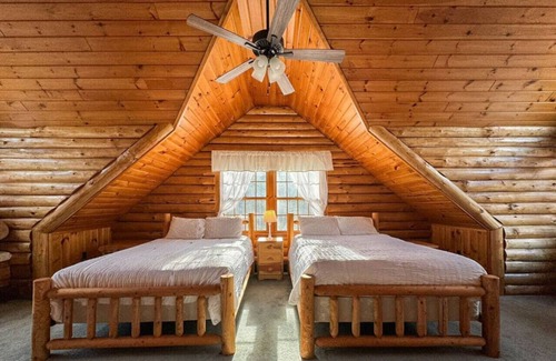 Denmark Maison | Perley Mills | Private Pond | Hot Tub | Theater