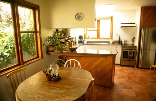 Raumati South Maison | Maison familiale lumineuse, ensoleillée et tranquille