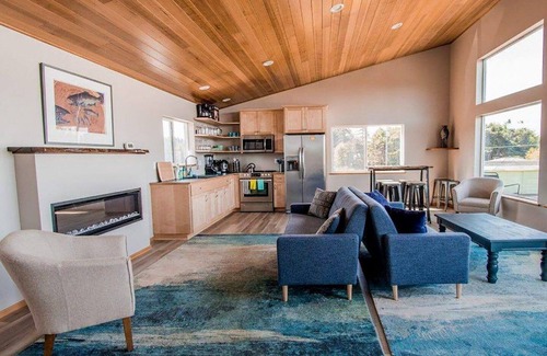 Waldport Maison | Perpetua - notre remorque vintage confortable sur la côte de l'Oregon