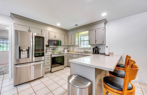 Perry Maison | Perry Family Home on 2 Acres w/ Private Pool