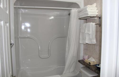 Perth Hôtel | Perth Plaza Inn & Suites