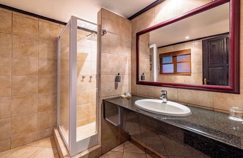 Malelane Cabine | Pestana Kruger Lodge