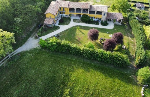 Cardona Appartement | Pet and Breakfast Pet Friendly Country House