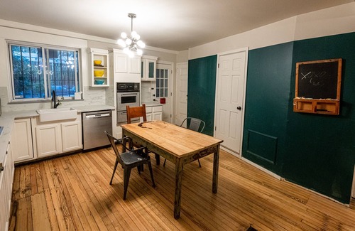 Prospect-Lefferts Gardens Historic District Appartement | Brooklyn Brownstone Full Floor Apartment - wifi gratuit et café. Prospect Park.