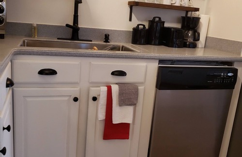 Rochelle Maison | Pet & Family Friendly, Quiet, Near Hwy 39 & 88, Sleeps 7, Remodled, Superhost