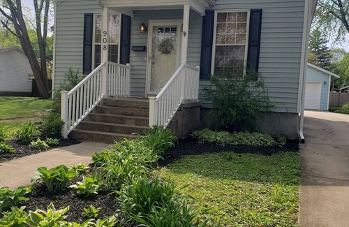 Rochelle Maison | Pet & Family Friendly, Quiet, Near Hwy 39 & 88, Sleeps 7, Remodled, Superhost