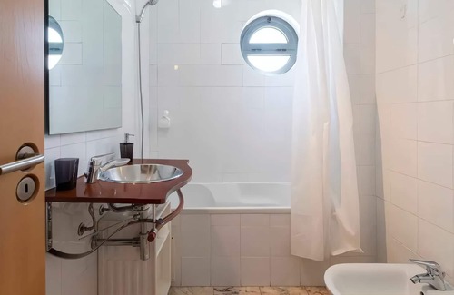 Quinta do Anjo Station Balnéaire | Pet-Frendly! Arrábida Resort with Jacuzzi. Just 20 minutes from the beach!