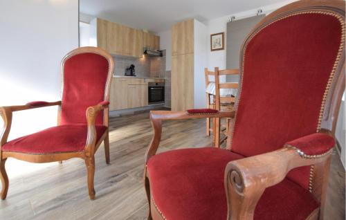 Saint-Christophe-du-Foc Appartement | Pet Friendly Apartment