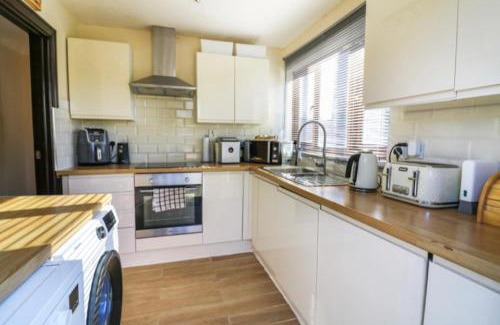 Purleigh Maison | Pet Friendly Home in Chelmsford-Hot Tub-Sleeps 6
