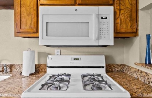 Tulsa Copropriété | ​Pet-Friendly 1BR Condo with pool in Midtown Tulsa