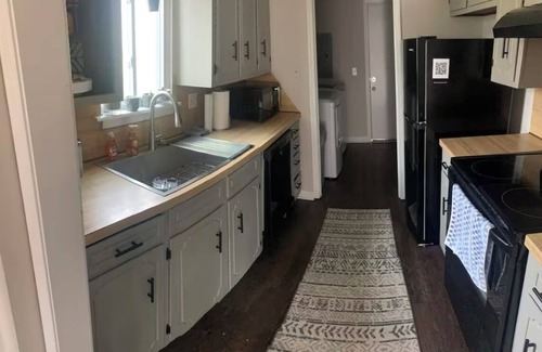 Nashboro Village Maison | Pet-friendly 2-bedroom duplex close to BNA with fast WiFi