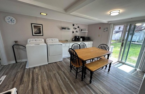 Ogunquit Maison | Pet-friendly 2-bedroom house in Ogunquit steps from Footbridge Beach